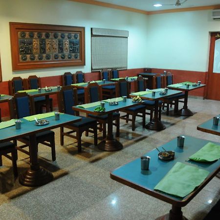 New Woodlands Hotel Chennai Exterior photo