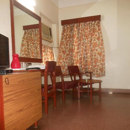 New Woodlands Hotel Chennai Exterior photo