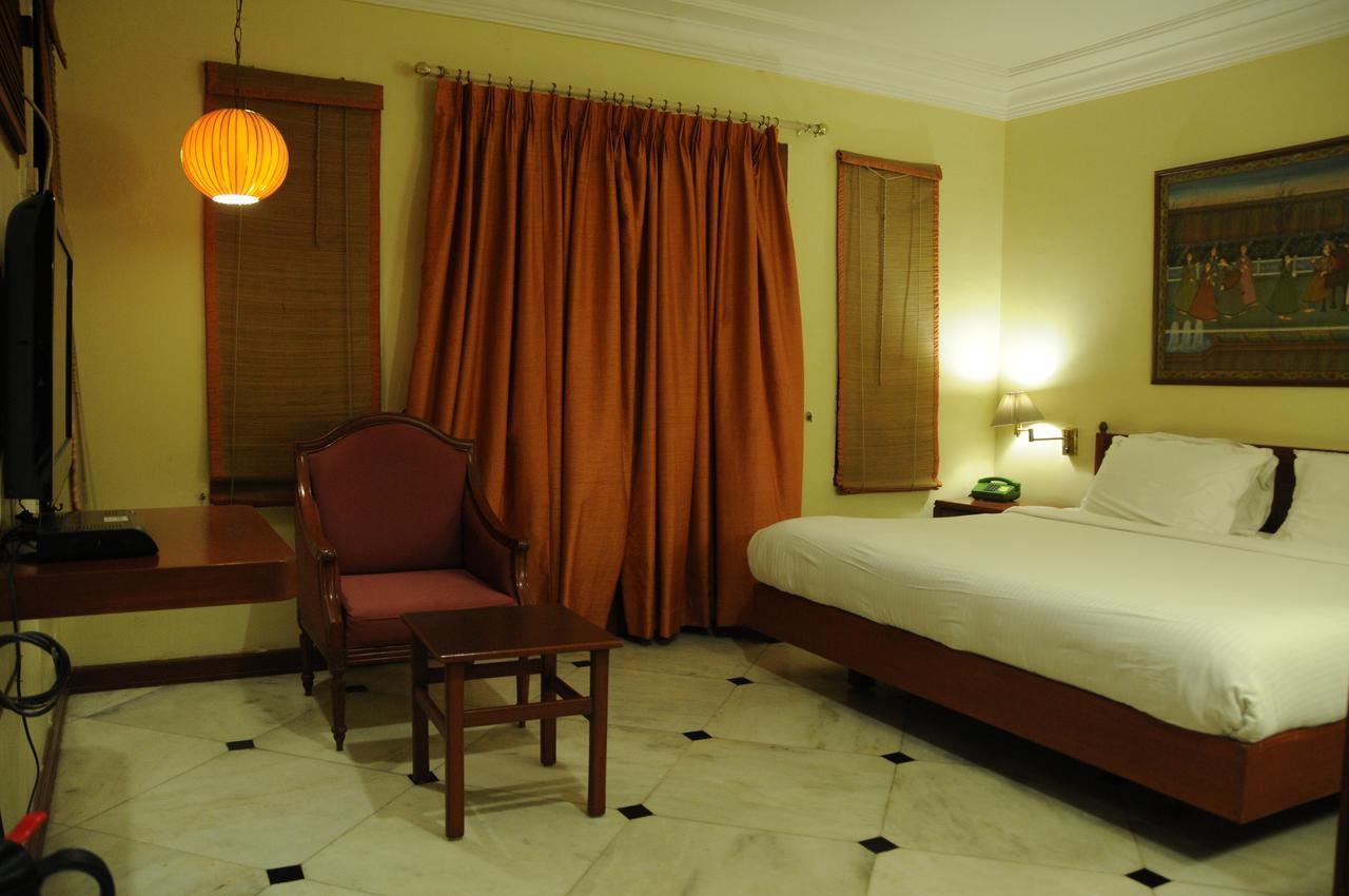 New Woodlands Hotel Chennai Exterior photo