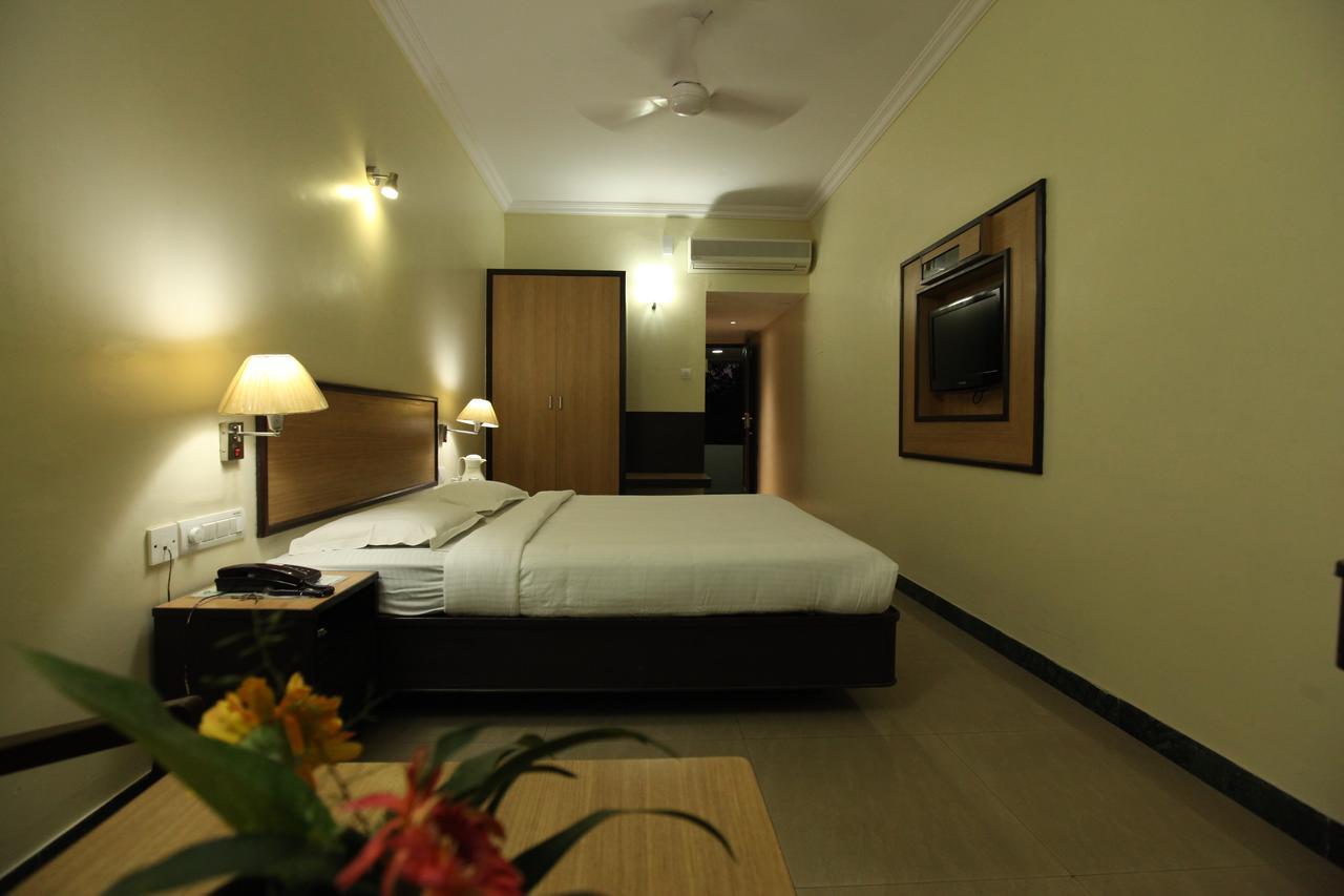 New Woodlands Hotel Chennai Exterior photo