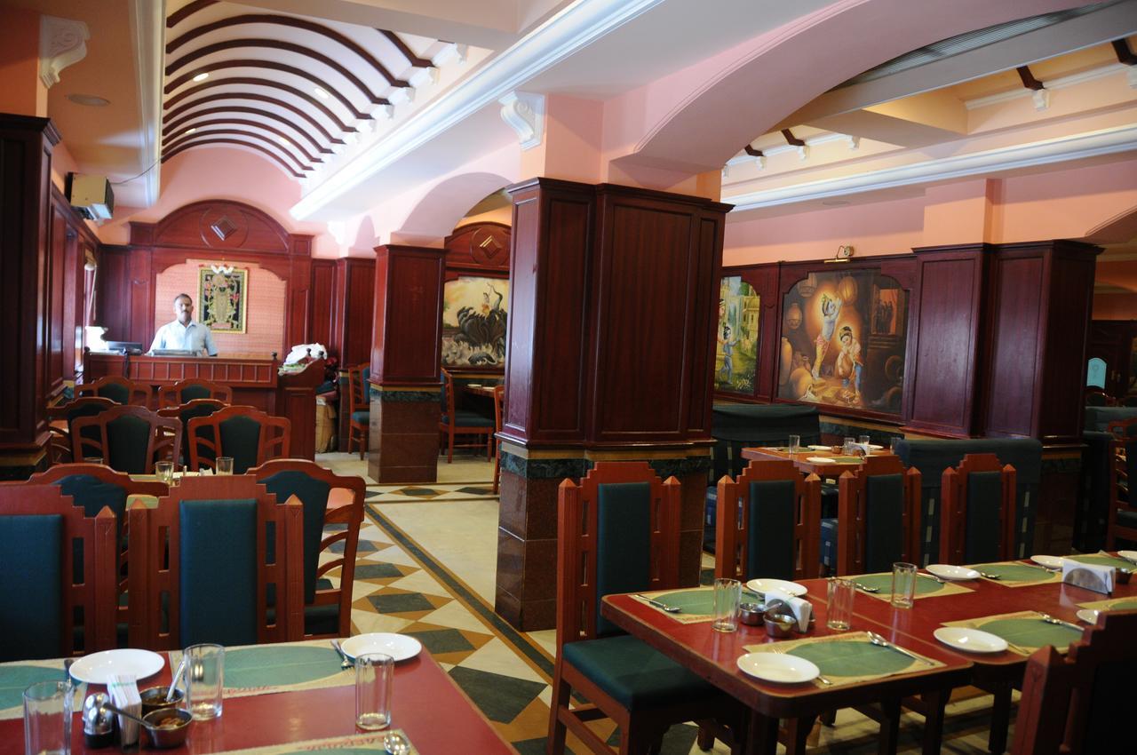 New Woodlands Hotel Chennai Exterior photo