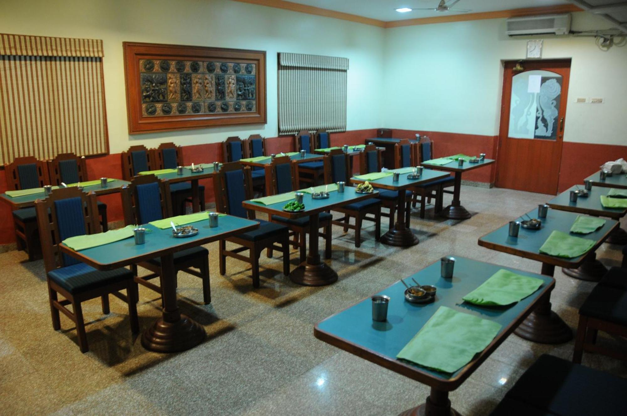 New Woodlands Hotel Chennai Exterior photo
