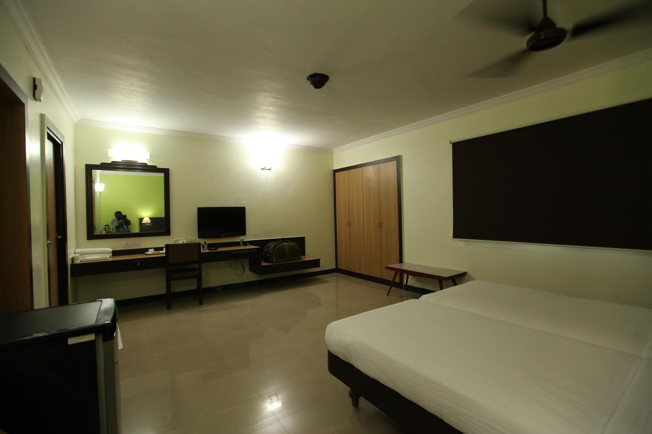 New Woodlands Hotel Chennai Exterior photo