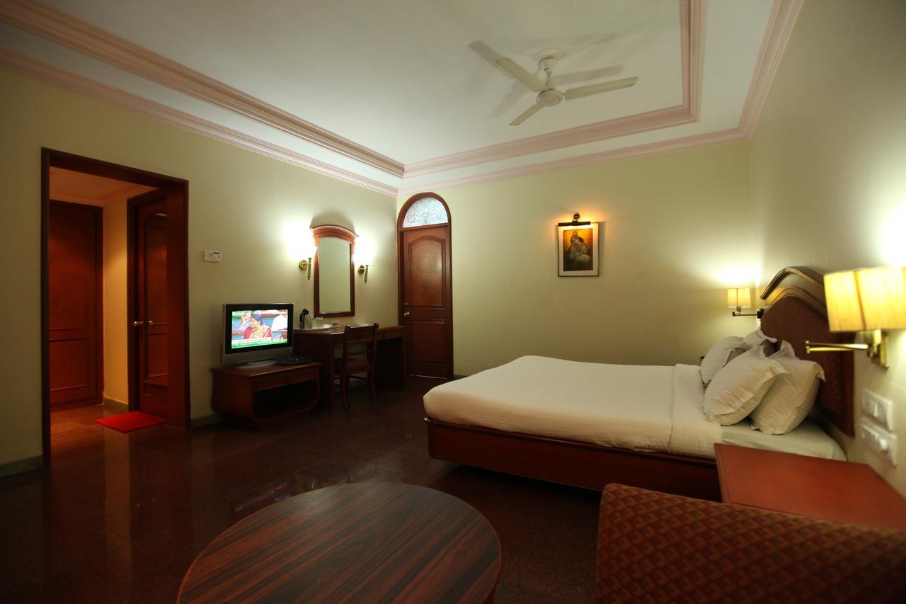 New Woodlands Hotel Chennai Exterior photo
