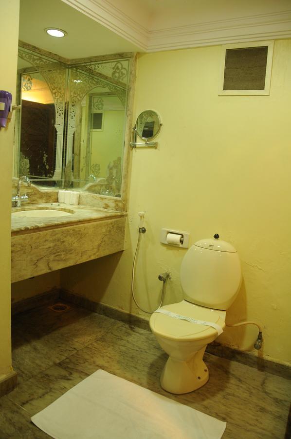 New Woodlands Hotel Chennai Exterior photo