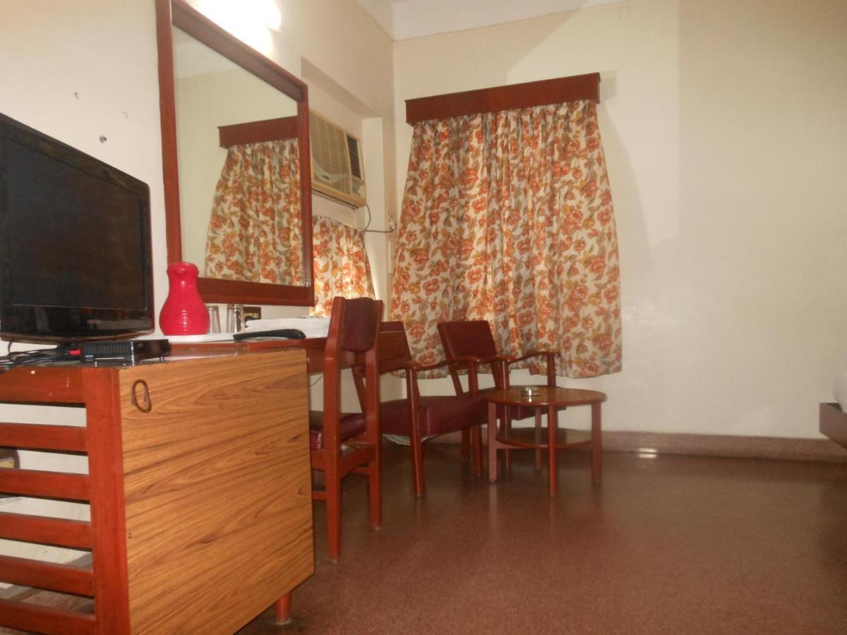 New Woodlands Hotel Chennai Exterior photo